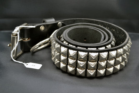 pyramid stud bondage belt size 38