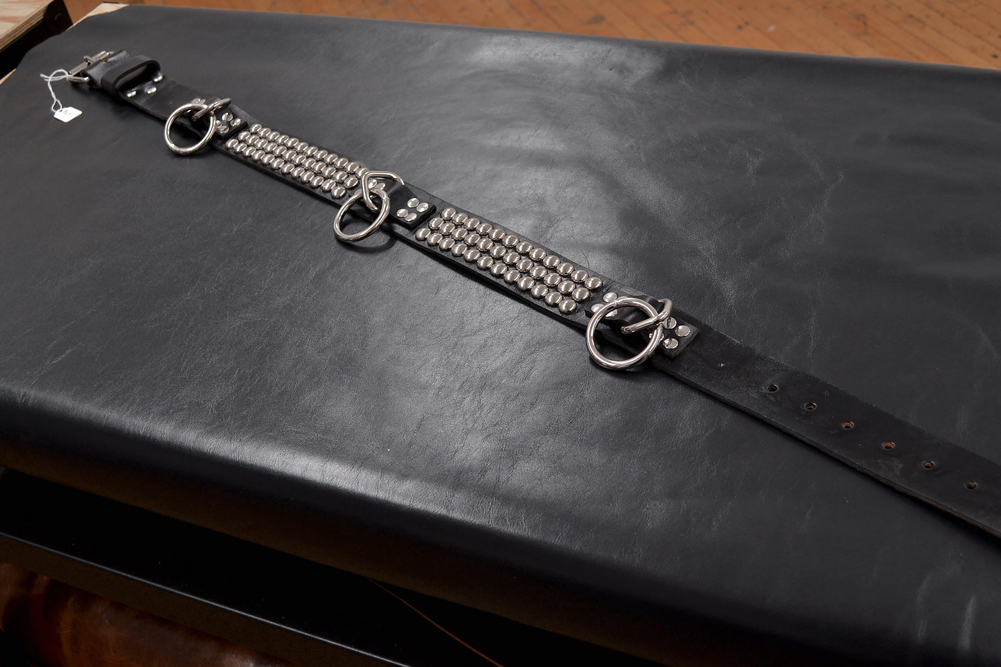 dome stud bondage belt size 34