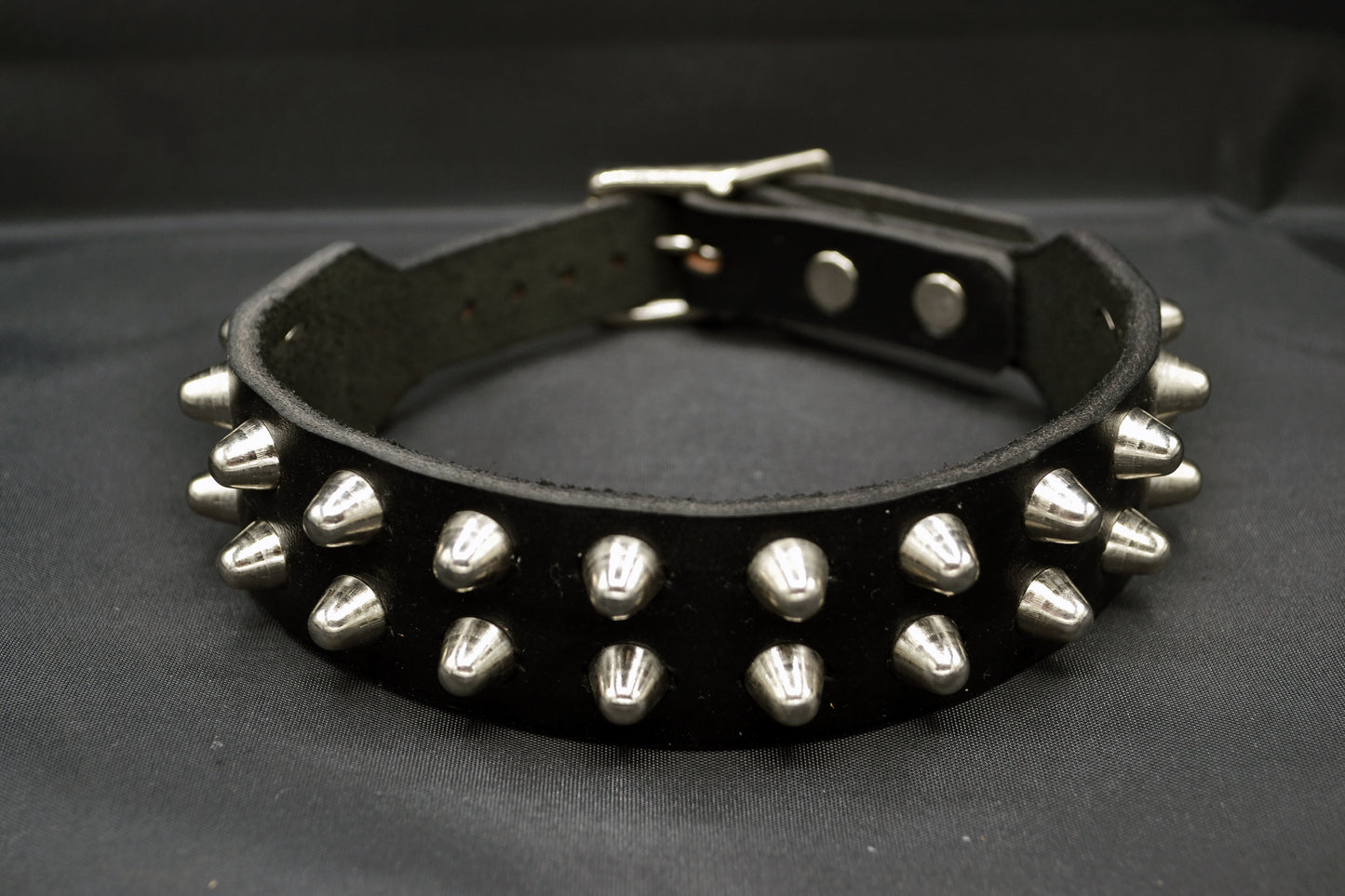 small cone stud choker