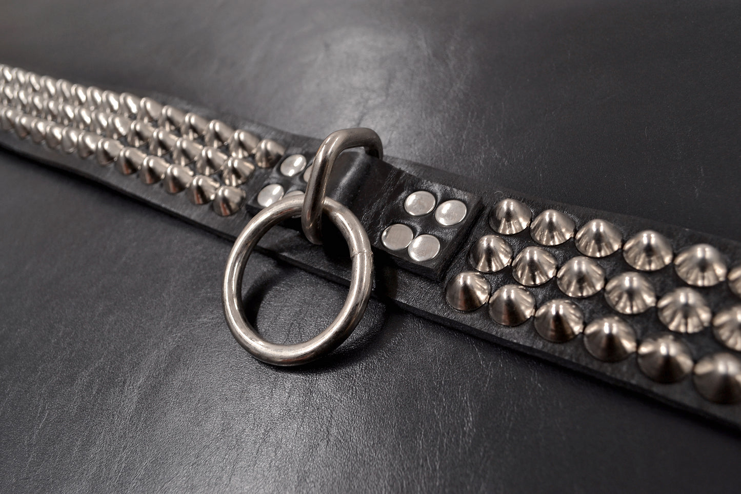 cone stud bondage belt size 40