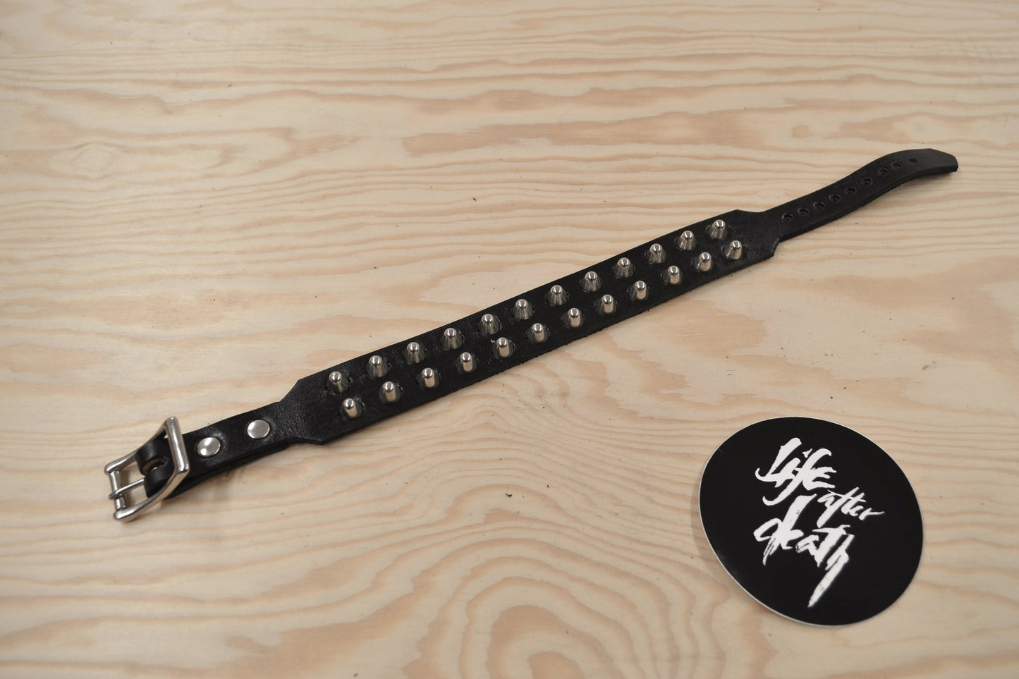 small cone stud choker